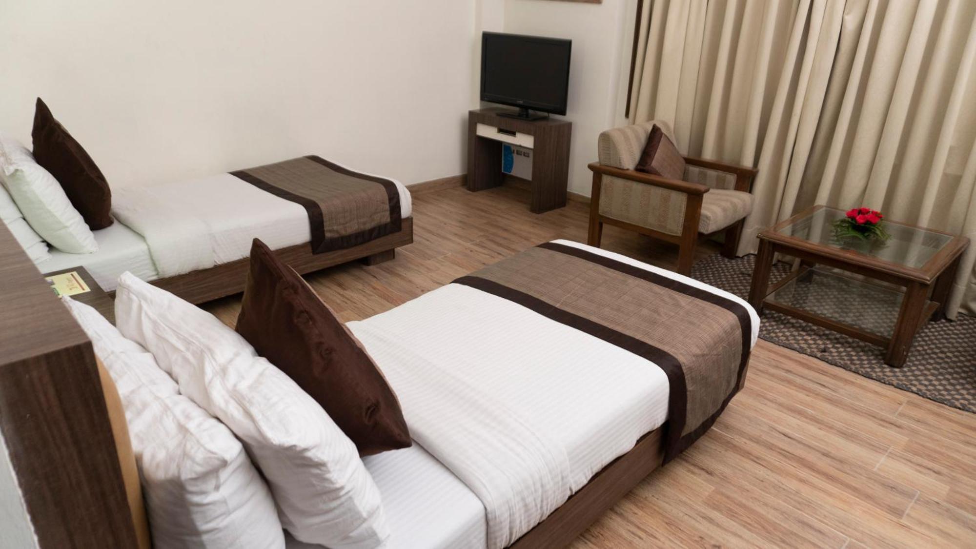 Hotel Mg Regency Baddi Exterior foto